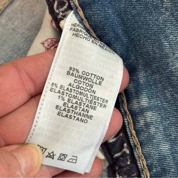 True Religion men’s relaxed faded slim jeans / denim NWT size 46!!! A rare find! - Picture 8 of 9